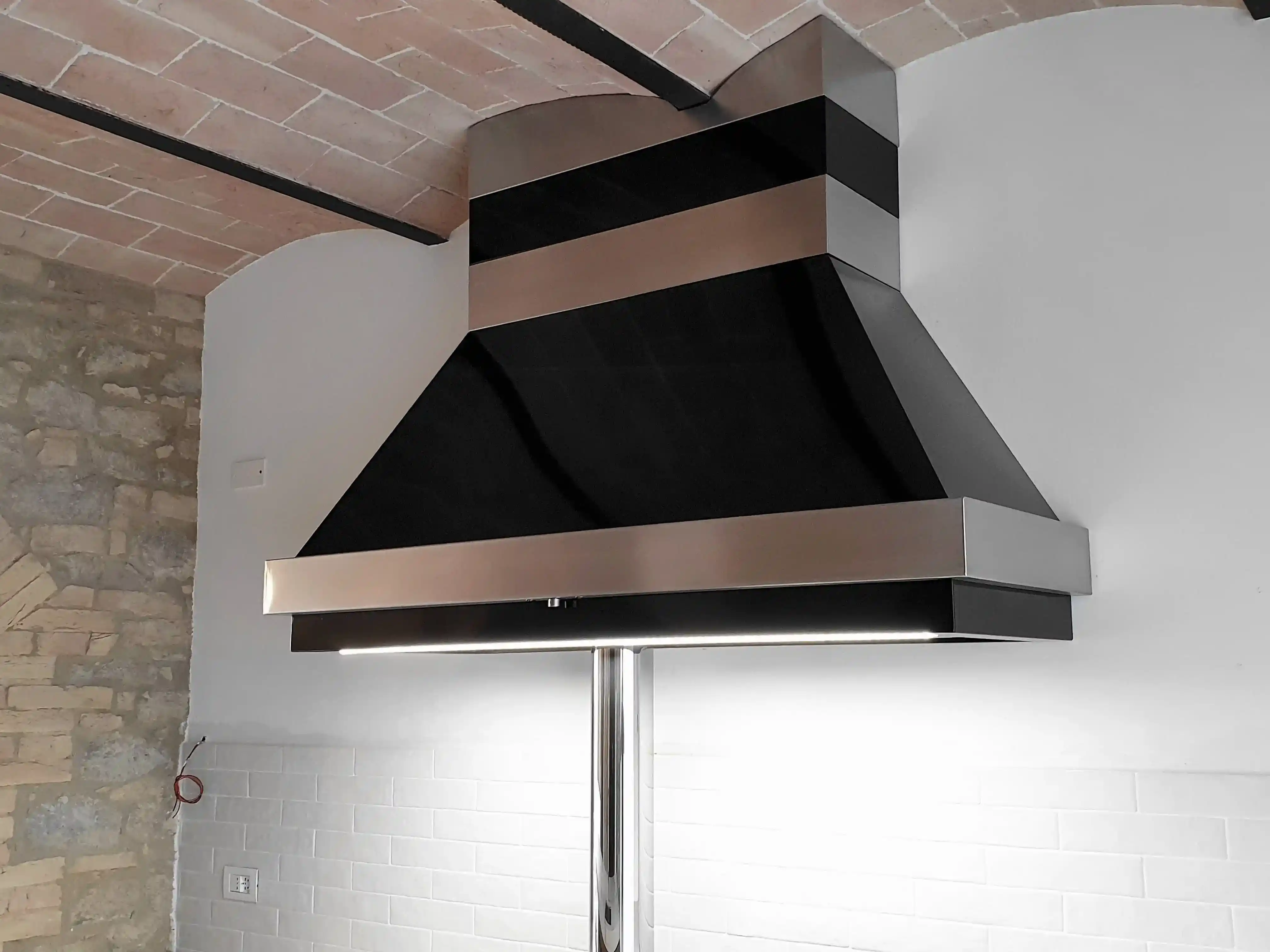 Cucina combinata gas legna 160cm cappa inox nera - Dettaglio cappa